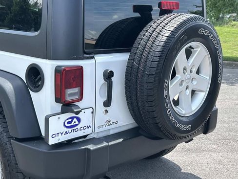 Used 2017 Jeep Wrangler Sport w/ Quick Order Package 24S AWD/4WD image 13