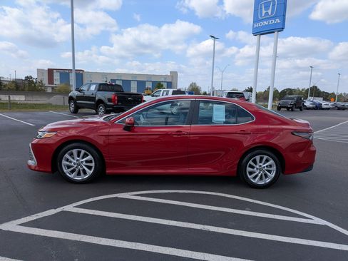 Used 2023 Toyota Camry LE image 6
