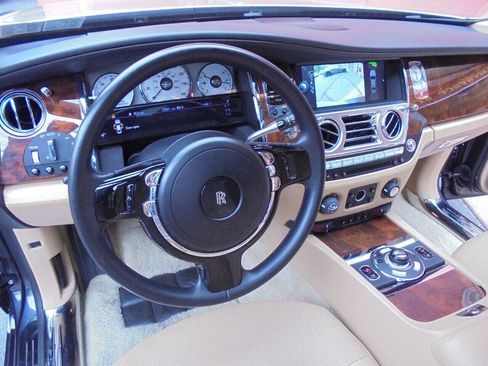 Used 2011 Rolls-Royce Ghost RWD image 14