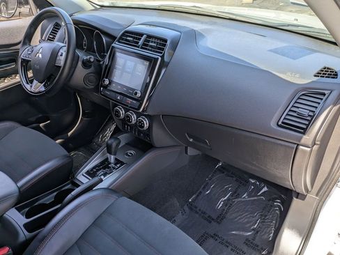 Used 2025 Mitsubishi Outlander Sport SE AWD/4WD image 29