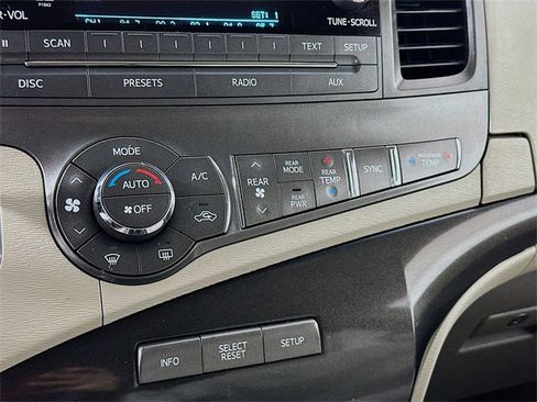 Used 2013 Toyota Sienna LE image 15