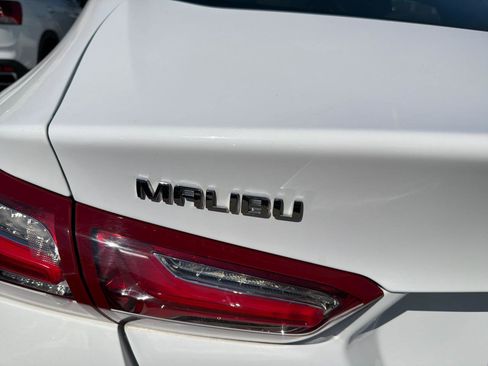 Used 2021 Chevrolet Malibu LT FWD image 9