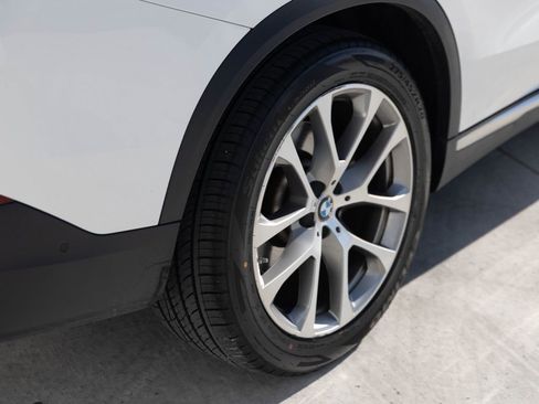 Used 2021 BMW X5 xDrive40i w/ Premium Package image 9