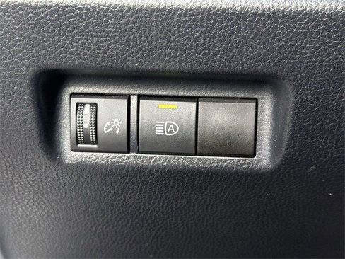 Used 2020 Toyota RAV4 LE image 23