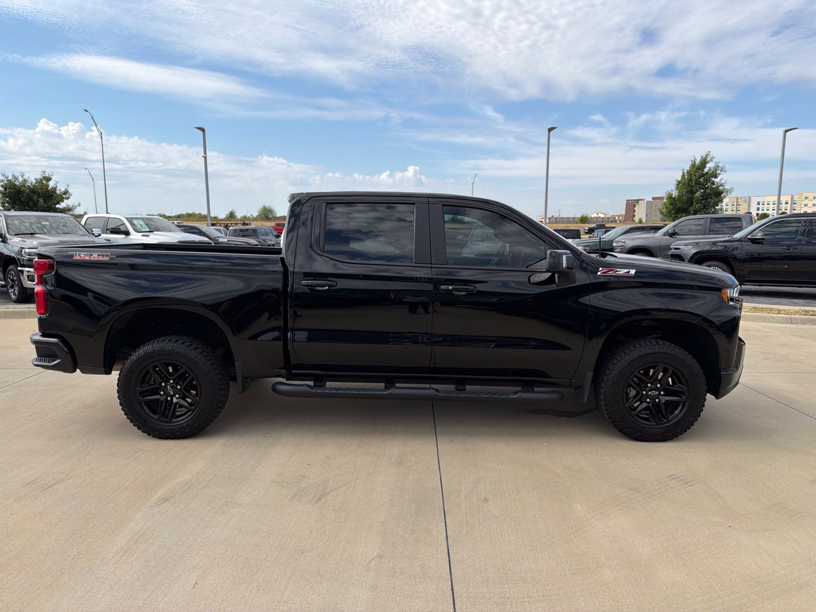 Used 2021 Chevrolet Silverado 1500 LT Trail Boss w/ Convenience Package II AWD/4WD image 6