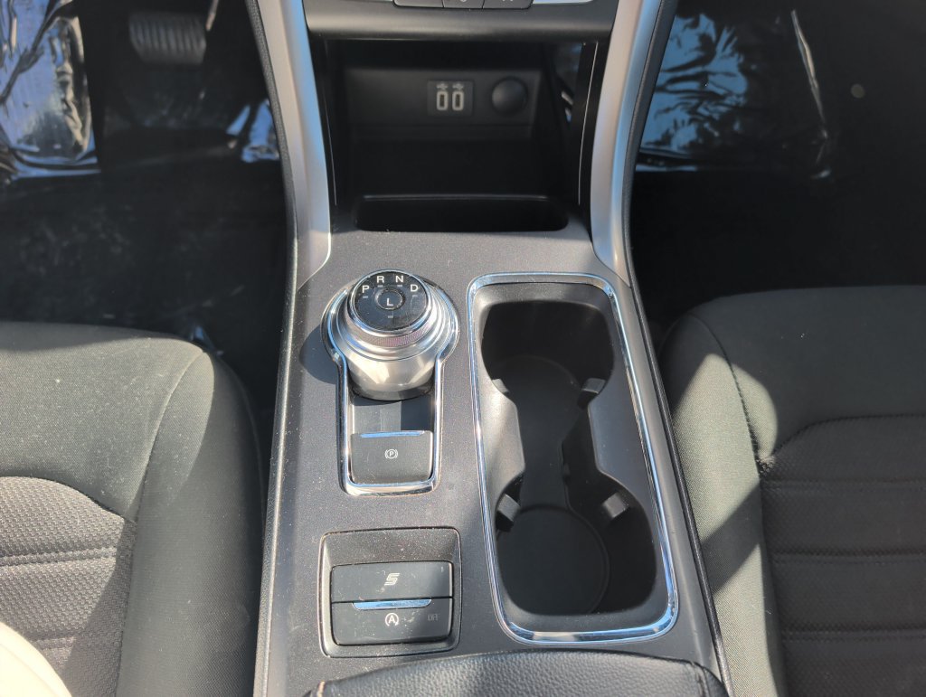 Used 2020 Ford Fusion SE FWD image 9