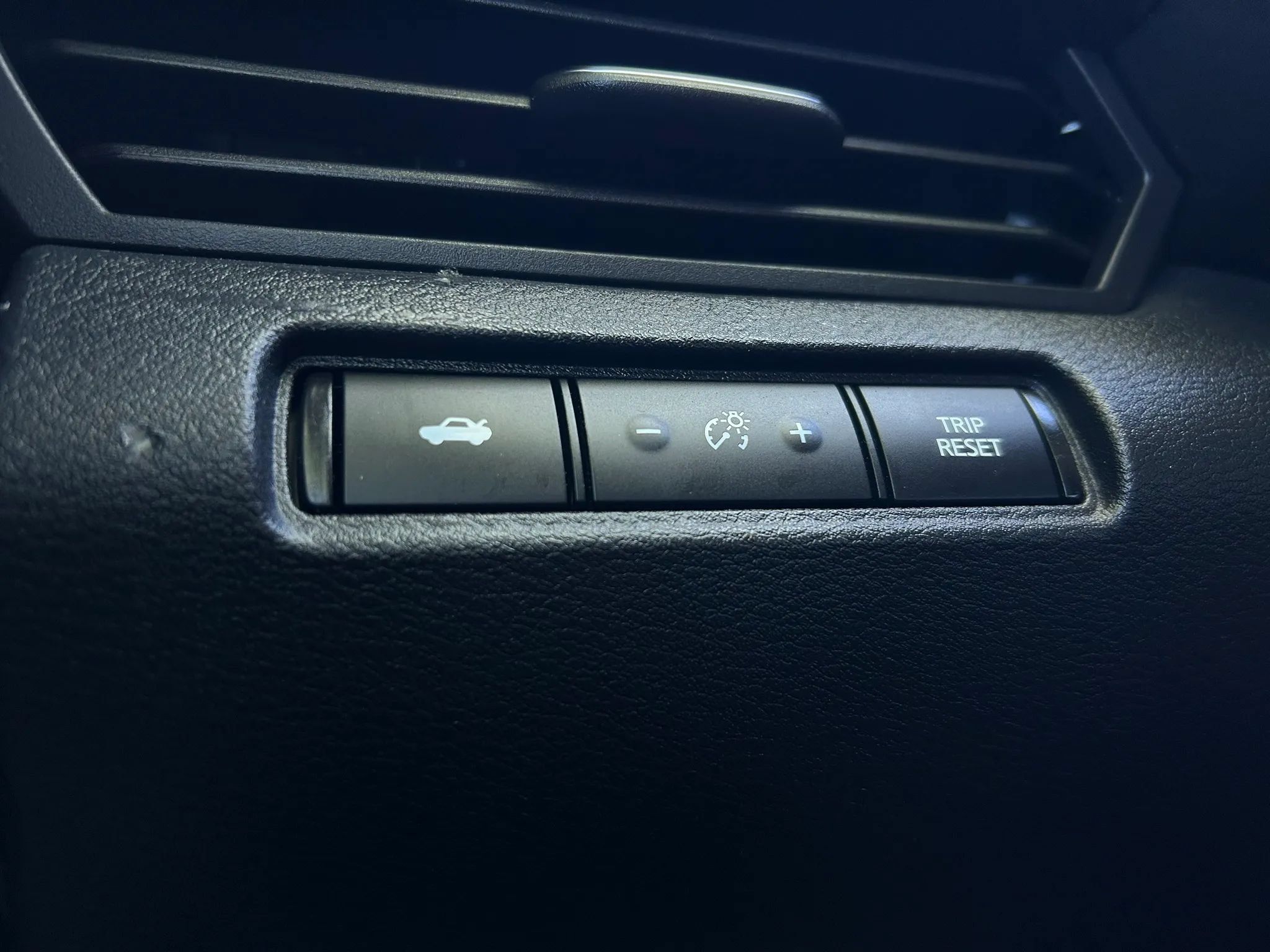 Used 2021 Nissan Altima 2.5 SR FWD image 21