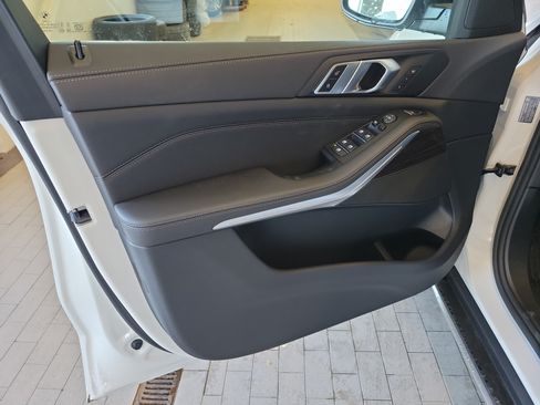 Used 2026 BMW X5 xDrive40i AWD/4WD image 15