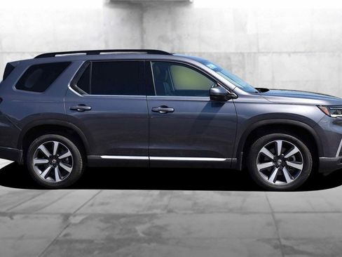 Certified 2025 Honda Pilot Touring image 5