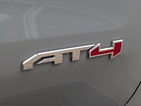 Used 2024 GMC Sierra 1500 AT4 w/ Technology Package AWD/4WD image 17