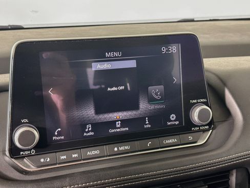 Used 2024 Nissan Rogue S FWD image 16