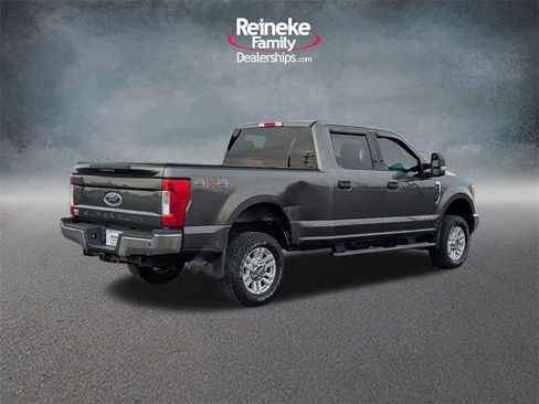 Used 2017 Ford F250 XLT w/ XLT Value Package image 5