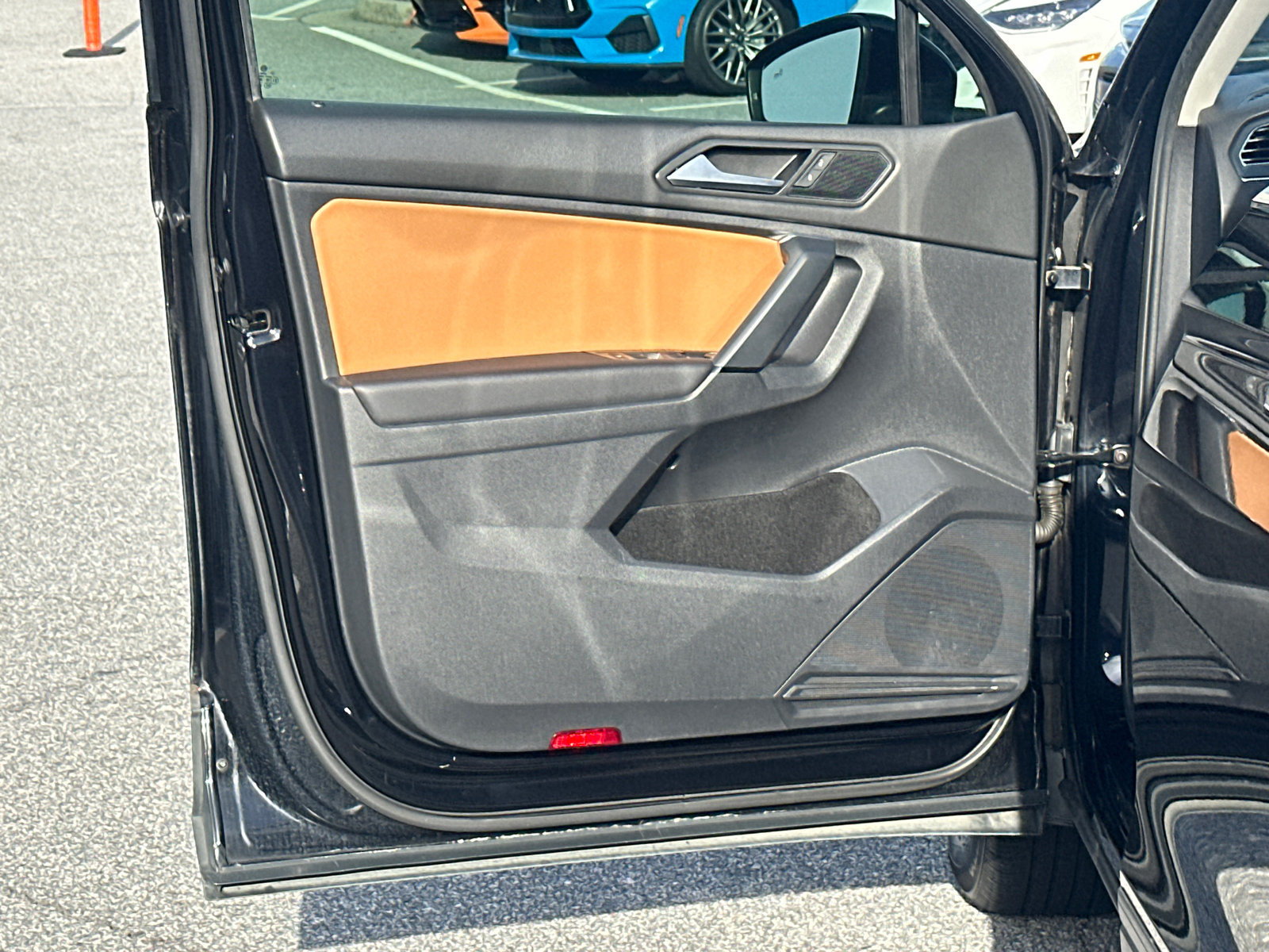 Used 2019 Volkswagen Tiguan SEL FWD image 10