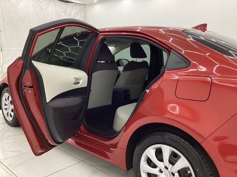 Used 2021 Toyota Corolla LE FWD image 22