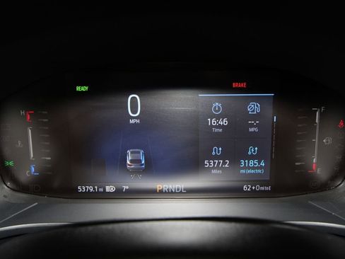 Used 2025 Ford Escape SE w/ Class II Trailer Tow Package image 10