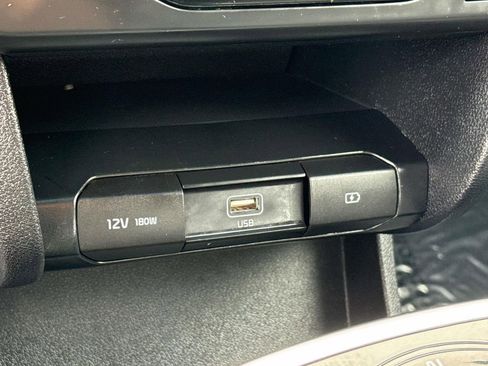 Used 2019 Kia Niro EX image 30