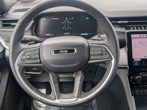 Used 2024 Jeep Grand Cherokee L Limited w/ Luxury Tech Group II AWD/4WD image 16