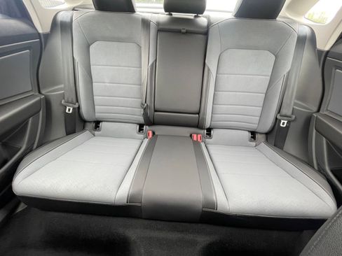 Used 2025 Volkswagen Jetta SE image 38