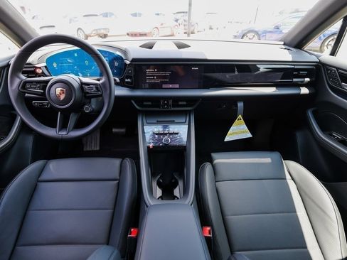 New 2025 Porsche Macan Electric RWD image 24
