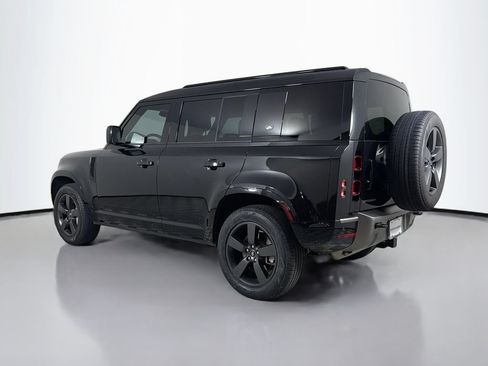 Used 2024 Land Rover Defender 110 X-Dynamic SE AWD/4WD image 7