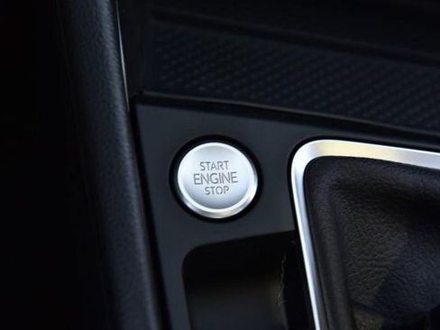 New 2026 Volkswagen Jetta SE FWD image 17