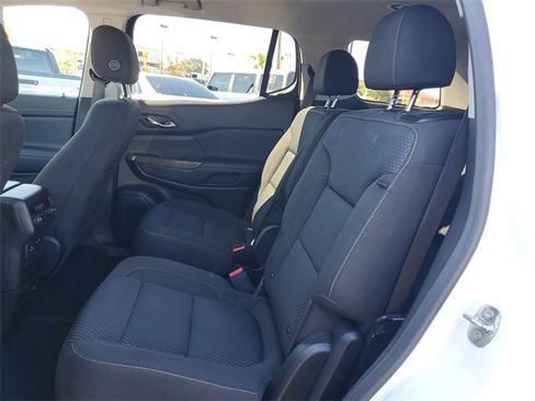 Used 2023 GMC Acadia SLE w/ Driver Convenience Package image 10