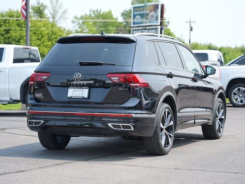 Used 2022 Volkswagen Tiguan SEL R-Line AWD/4WD image 3