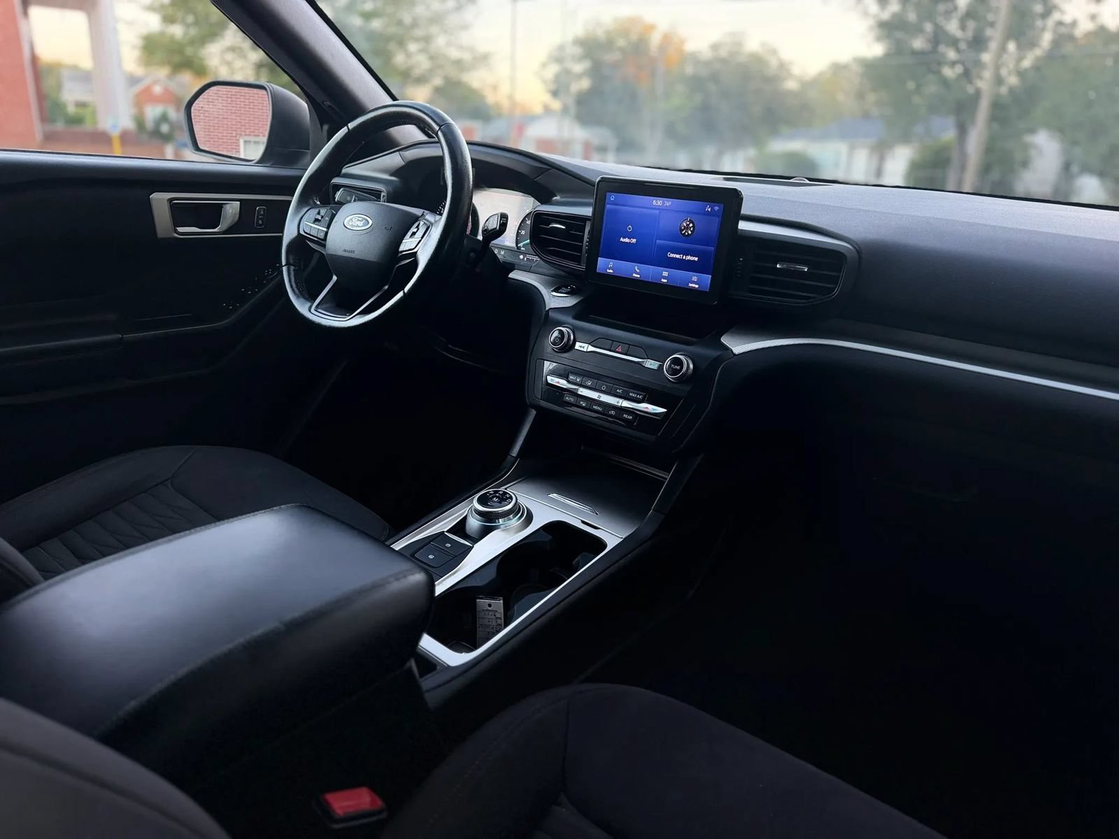 Used 2020 Ford Explorer XLT AWD/4WD image 10
