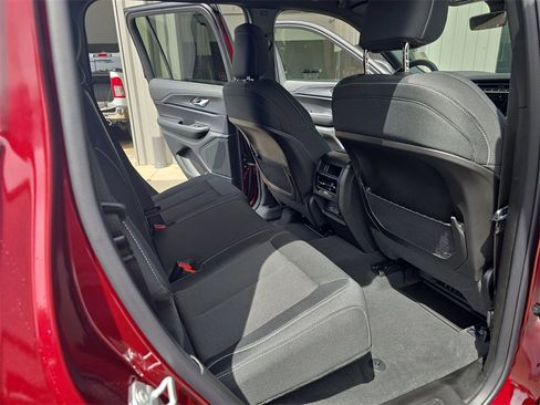 New 2025 Jeep Grand Cherokee Laredo image 12