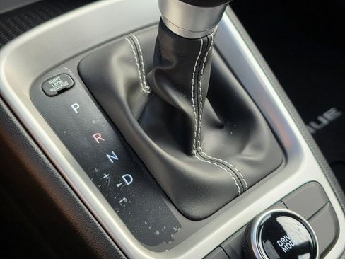 New 2025 Hyundai Venue SEL image 32