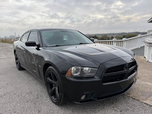 Used 2014 Dodge Charger R/T w/ Blacktop Package image 3