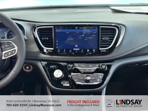 New 2026 Chrysler Pacifica Pinnacle w/ Trailer Tow Group image 25