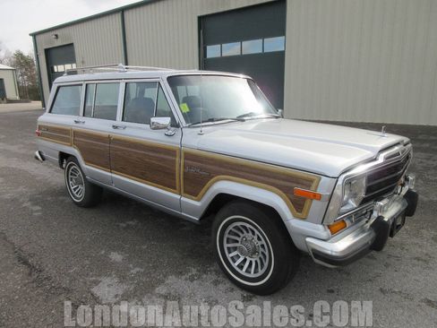 Used 1989 Jeep Grand Wagoneer AWD/4WD image 8
