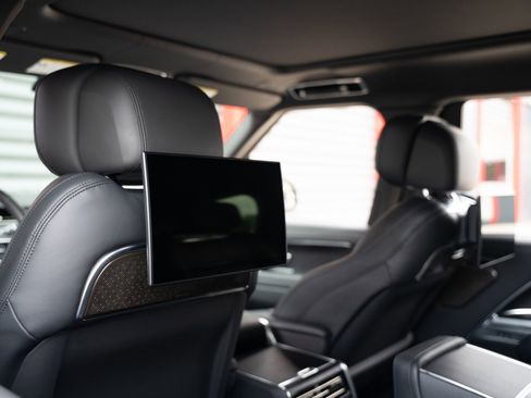 Used 2024 Land Rover Range Rover Long Wheelbase Autobiography image 14