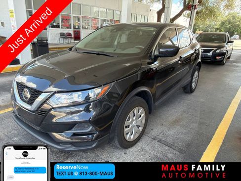 Used 2020 Nissan Rogue Sport S FWD image 1