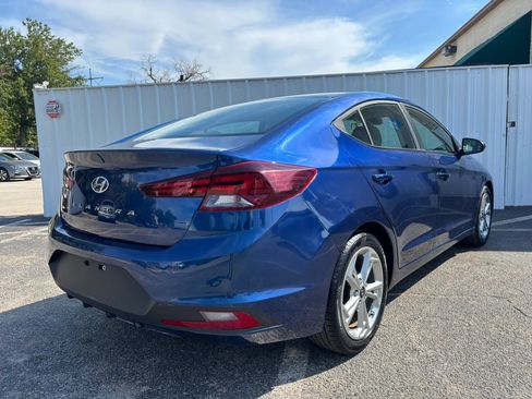 Used 2020 Hyundai Elantra SE FWD image 6