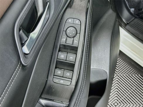 Used 2023 Nissan Rogue SV w/ SV Premium B Package FWD image 19