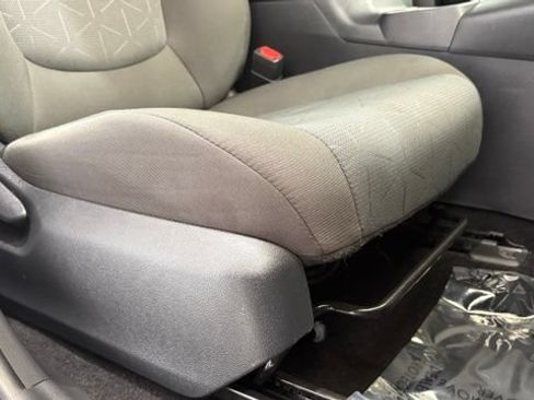 Used 2025 Toyota RAV4 XLE FWD image 21