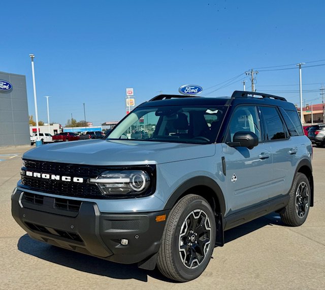New 2025 Ford Bronco Sport Outer Banks w/ Outer Banks Tech Package+ AWD/4WD image 2