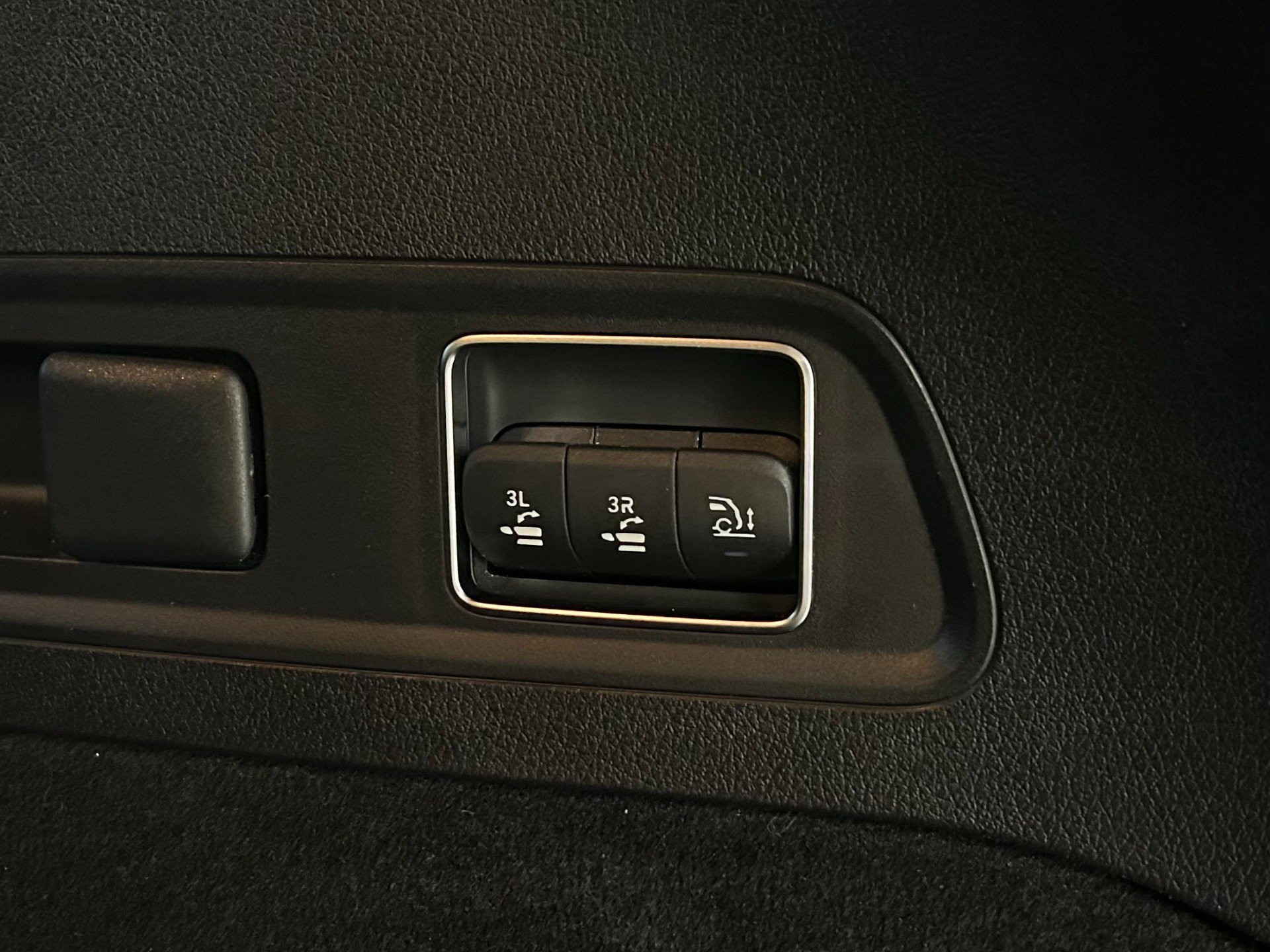 Used 2024 Mercedes-Benz GLS 63 AMG 4MATIC image 36