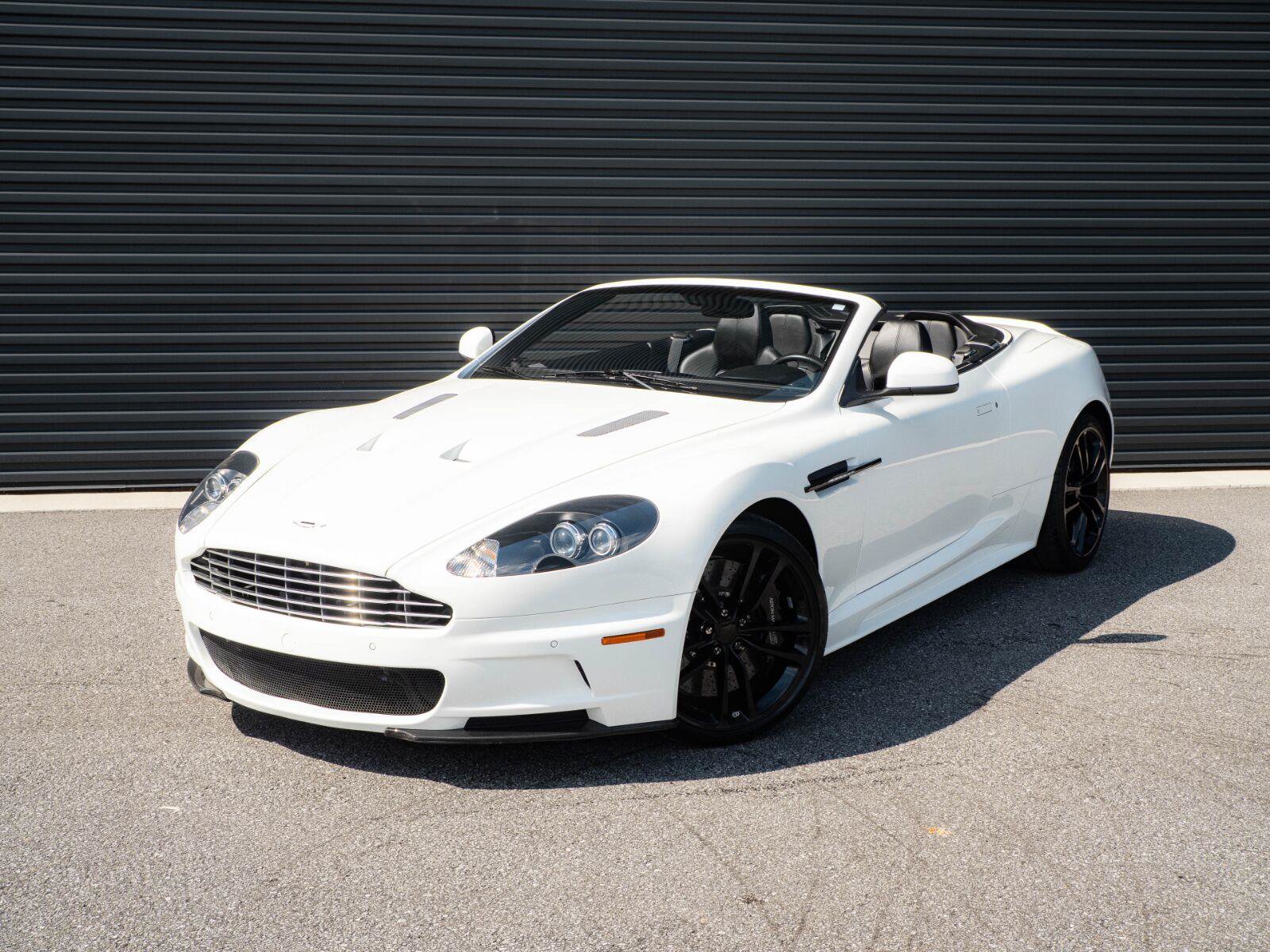 Used 2011 Aston Martin DBS Volante RWD image 1