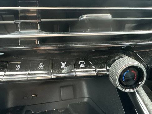 Used 2026 Chevrolet Traverse RS w/ LPO, Floor Liner Package FWD image 22