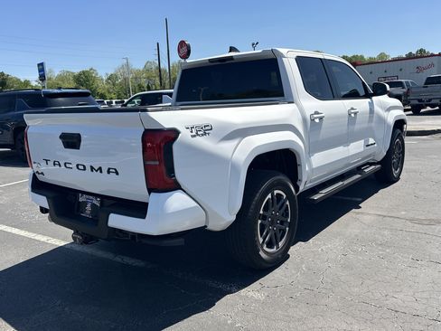 Used 2025 Toyota Tacoma TRD Sport image 8