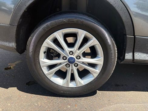 Used 2017 Ford Escape SE FWD image 4