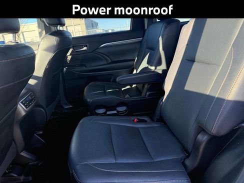 Used 2019 Toyota Highlander Limited Platinum image 11