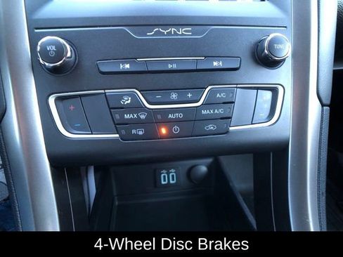 Used 2020 Ford Fusion SE image 20