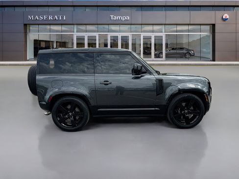 Used 2023 Land Rover Defender 90 V8 AWD/4WD image 2