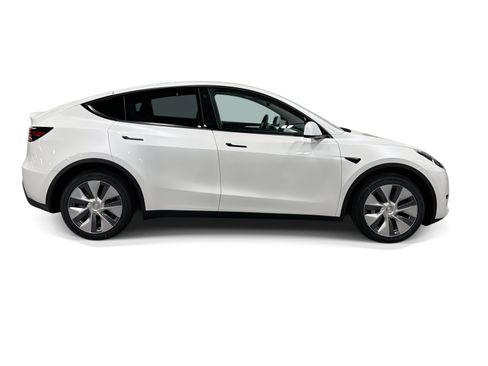 Certified 2023 Tesla Model Y Long Range AWD/4WD image 7