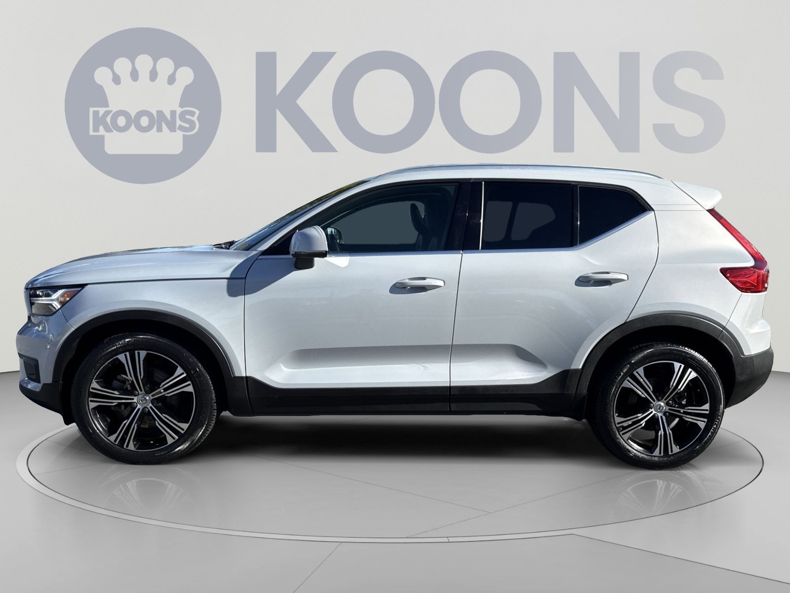 Used 2021 Volvo XC40 T5 Inscription w/ Climate Package AWD/4WD image 2