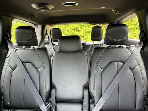 New 2027 Chrysler Pacifica Select w/ Family Tech Group FWD image 21